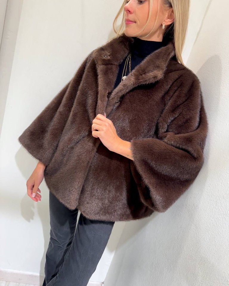 Pelliccia corta collo coreana moro Kontatto Shop Online Pelliccia corta collo coreana moro Kontatto