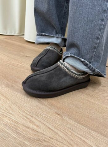 Sabot in suede testa di moro bordatura ricamata Ovyè Shop Online Sabot in suede testa di moro bordatura ricamata Ovyè