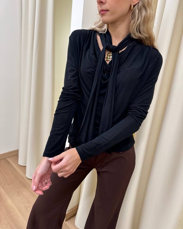 Maglia nera con gronda e fusciacca HaveOne Shop Online Maglia nera con gronda e fusciacca HaveOne