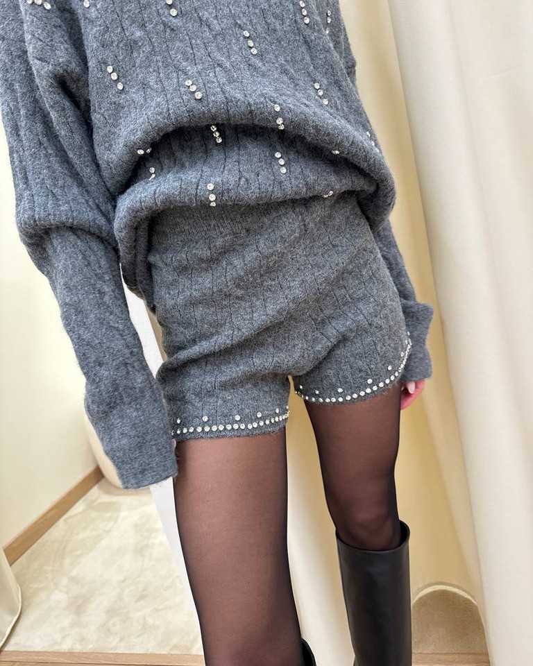 Completo Nibbiola in maglia short e maglione grigio con strass Odì Odì Shop Online Completo Nibbiola in maglia short e maglione grigio con strass Odì Odì