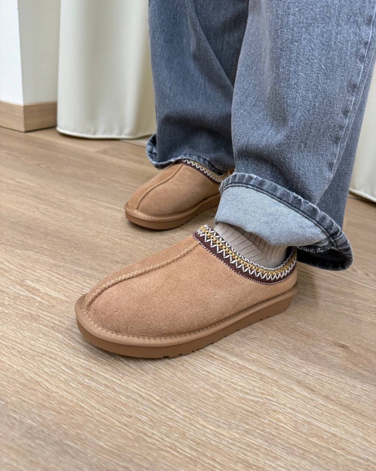 Sabot in suede camel bordatura ricamata Ovyè Shop Online Sabot in suede camel bordatura ricamata Ovyè