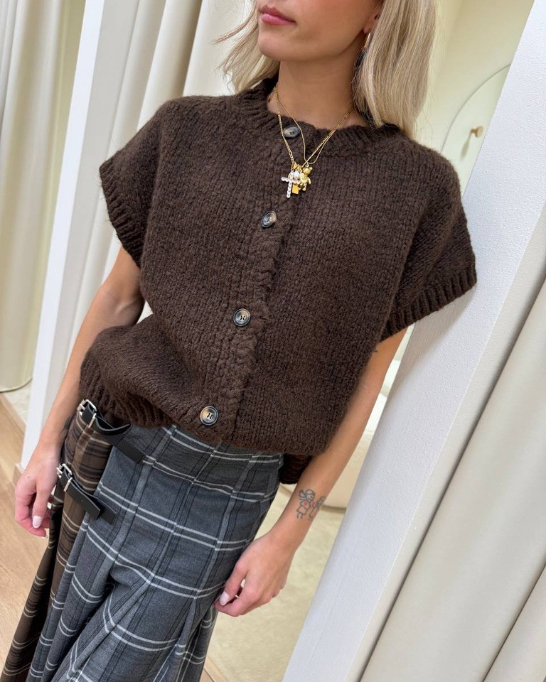 Cardigan smanicato oversize in maglia inglese moro Vicolo Shop Online Cardigan smanicato oversize in maglia inglese moro Vicolo