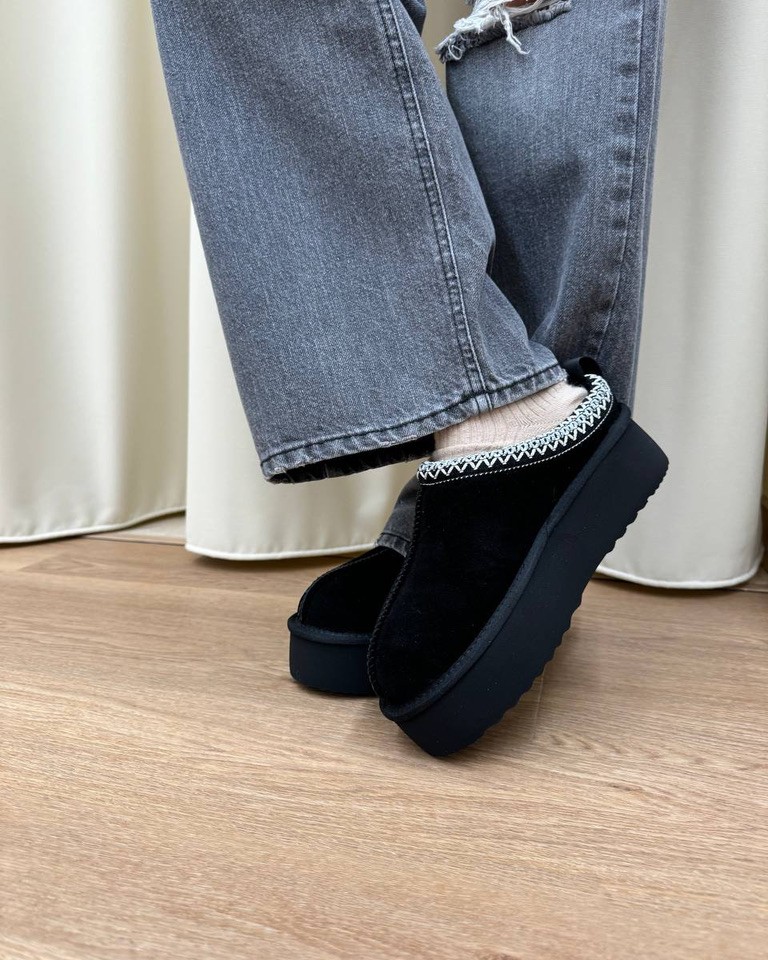 Sabot in suede nero platform bordatura ricamata Ovyè Shop Online Sabot in suede nero platform bordatura ricamata Ovyè