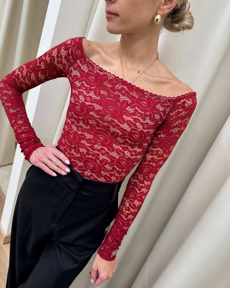 Body in pizzo rosso scollo barca Revise Shop Online Body in pizzo rosso scollo barca Revise
