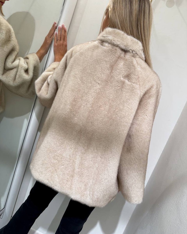 Pelliccia corta collo coreana beige Kontatto Shop Online Pelliccia corta collo coreana beige Kontatto