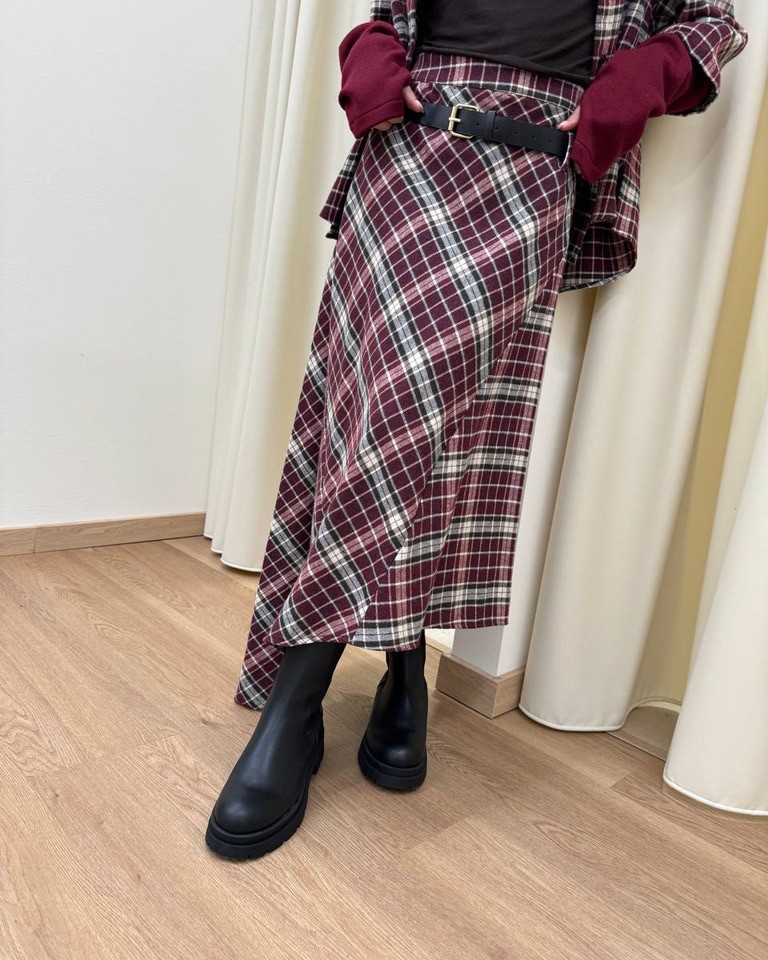 Gonna lunga asimmetrica check bordeaux e moro HaveOne Shop Online Gonna lunga asimmetrica check bordeaux e moro HaveOne