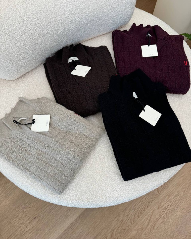 Maglia ampia trecce nero con colletto e ricamo Vicolo Shop Online Maglia ampia trecce nero con colletto e ricamo Vicolo