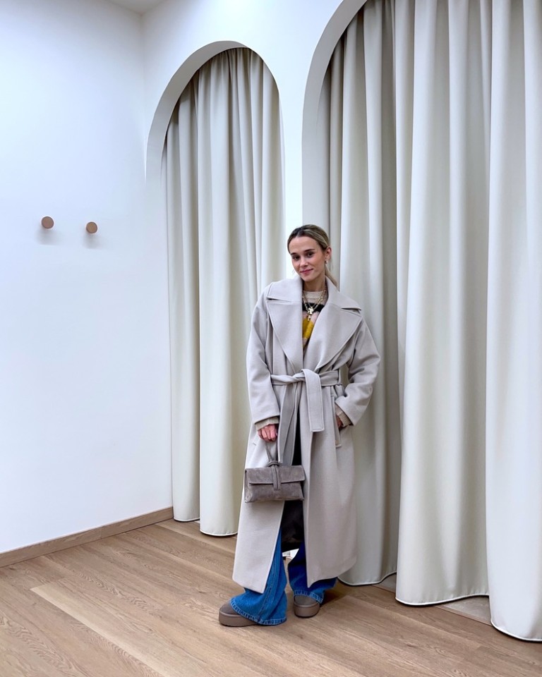 4 outfit per 4 cappotti! Shop Online 4 outfit per 4 cappotti!