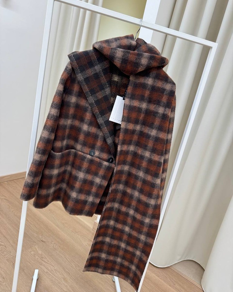 Cappotto check coccio e moro con sciarpa HaveOne Shop Online Cappotto check coccio e moro con sciarpa HaveOne