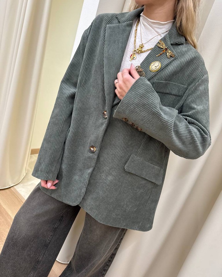 Blazer oversize verde militare in velluto con spille HaveOne Shop Online Blazer oversize verde militare in velluto con spille HaveOne