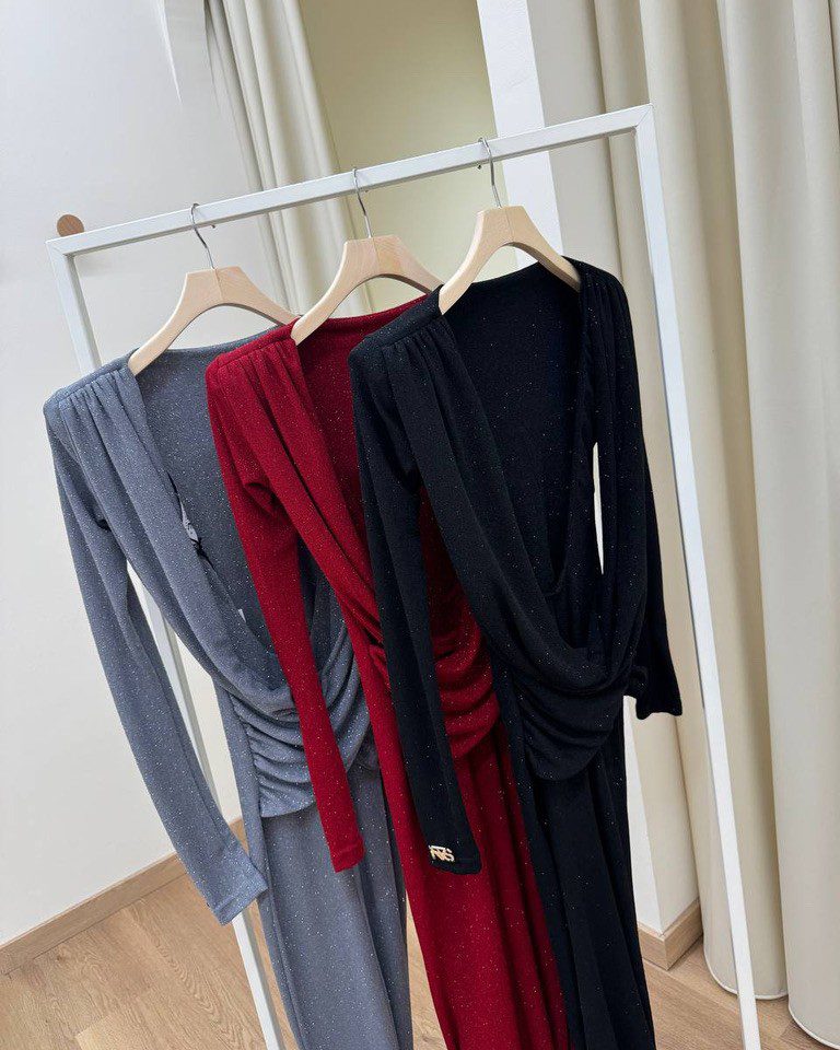 Vestito lungo grigio con glitter Revise Shop Online Vestito lungo grigio con glitter Revise