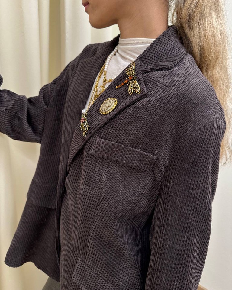 Blazer oversize moro in velluto con spille HaveOne Shop Online Blazer oversize moro in velluto con spille HaveOne