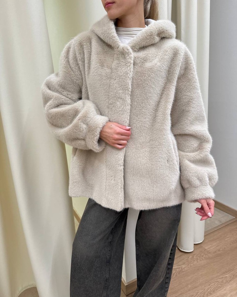 Pelliccia bomber beige con cappuccio HaveOne Shop Online Pelliccia bomber beige con cappuccio HaveOne