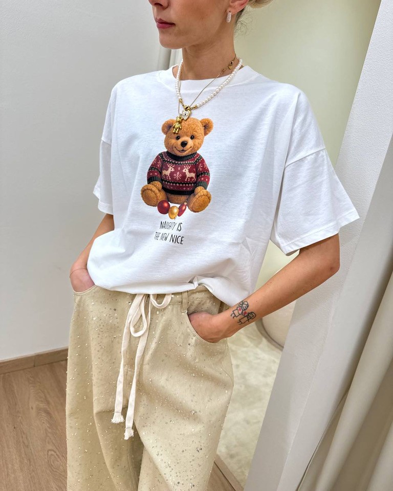 T-shirt oversize bianca stampa orsetto Vicolo Shop Online T-shirt oversize bianca stampa orsetto Vicolo