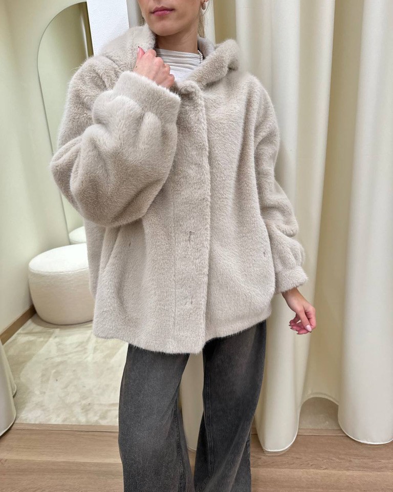 Pelliccia bomber beige con cappuccio HaveOne Shop Online Pelliccia bomber beige con cappuccio HaveOne