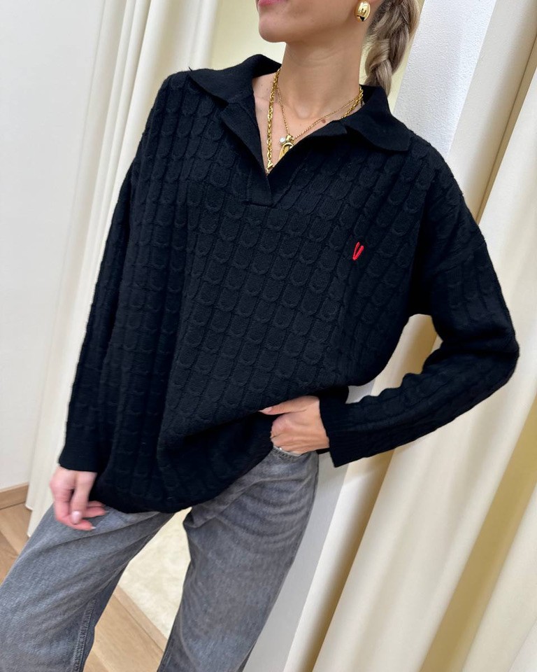 Maglia ampia trecce nero con colletto e ricamo Vicolo Shop Online Maglia ampia trecce nero con colletto e ricamo Vicolo