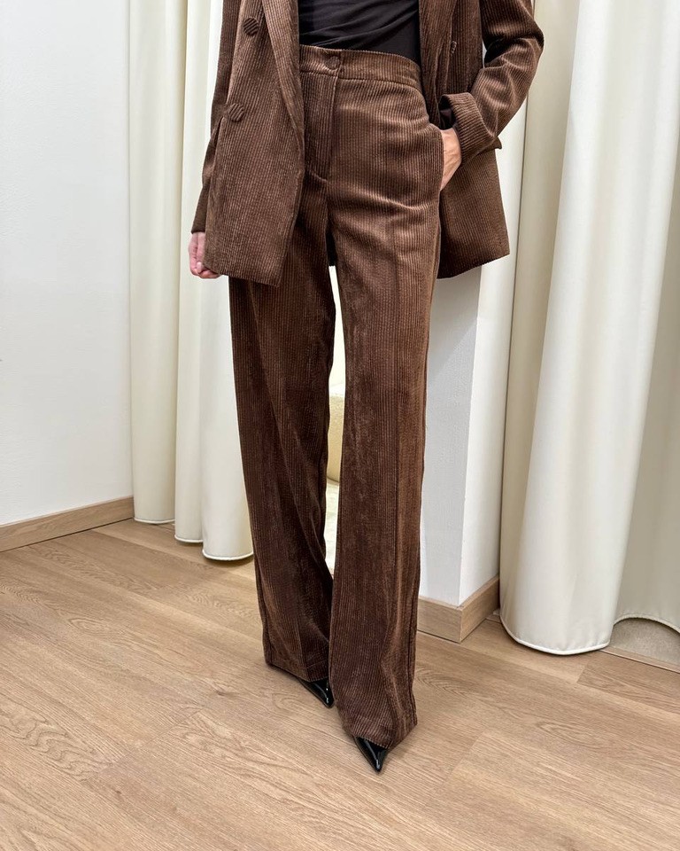 Pantalone dritto moro in velluto rocciatore Vicolo Shop Online Pantalone dritto moro in velluto rocciatore Vicolo