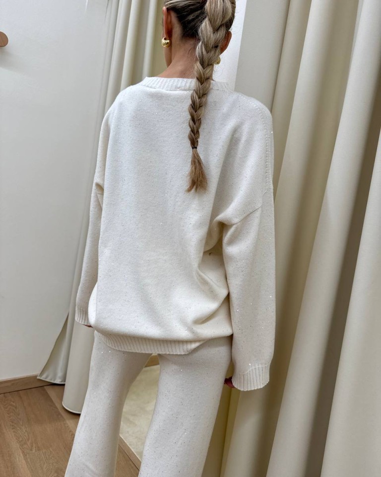 Maglia girocollo over avorio con micro paillettes Kontatto Shop Online Maglia girocollo over avorio con micro paillettes Kontatto