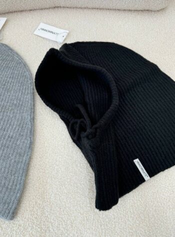 Shop Online Balaclava in maglia nero Hinnominate