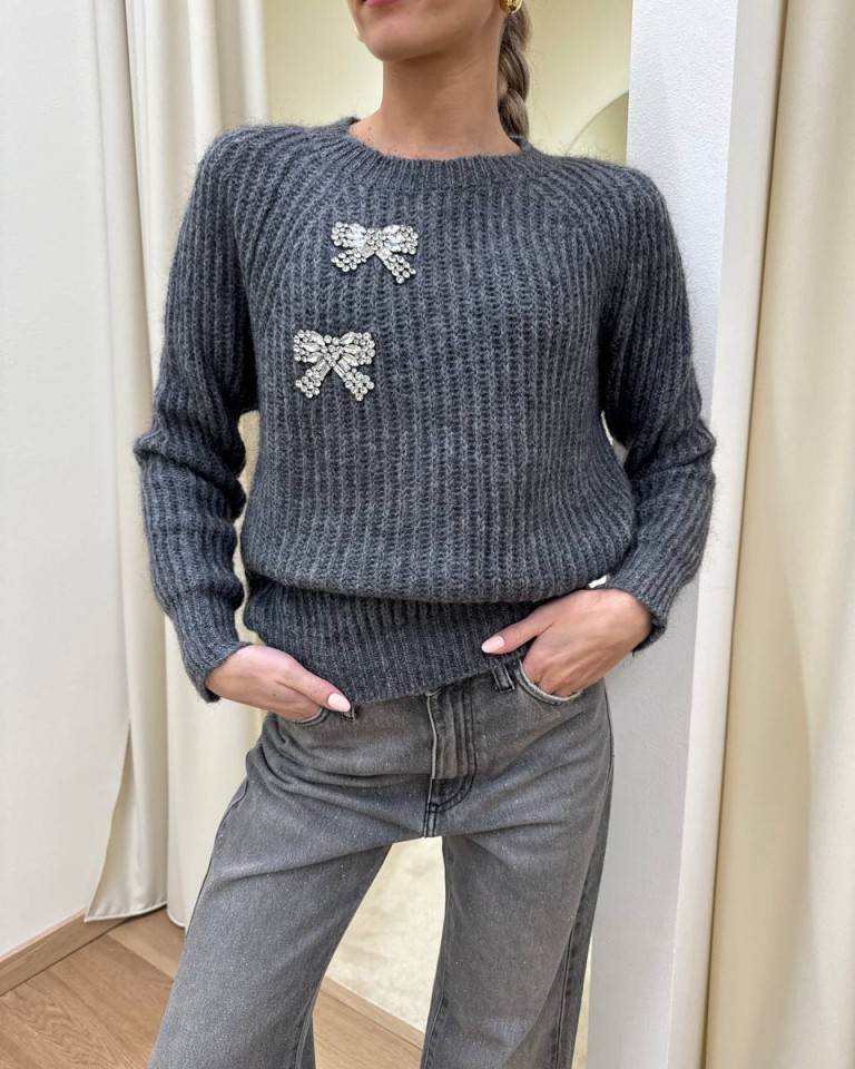 Maglione in mohair grigio con fiocchi strass Vicolo Shop Online Maglione in mohair grigio con fiocchi strass Vicolo