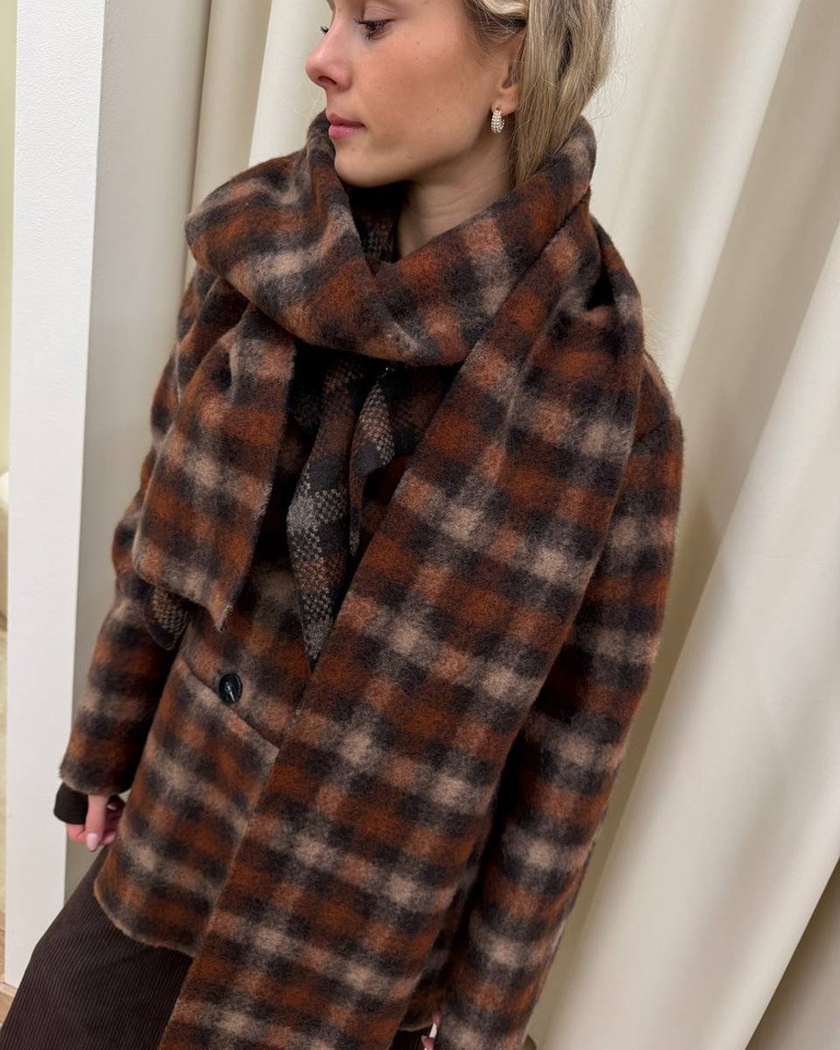 Cappotto check coccio e moro con sciarpa HaveOne Shop Online Cappotto check coccio e moro con sciarpa HaveOne