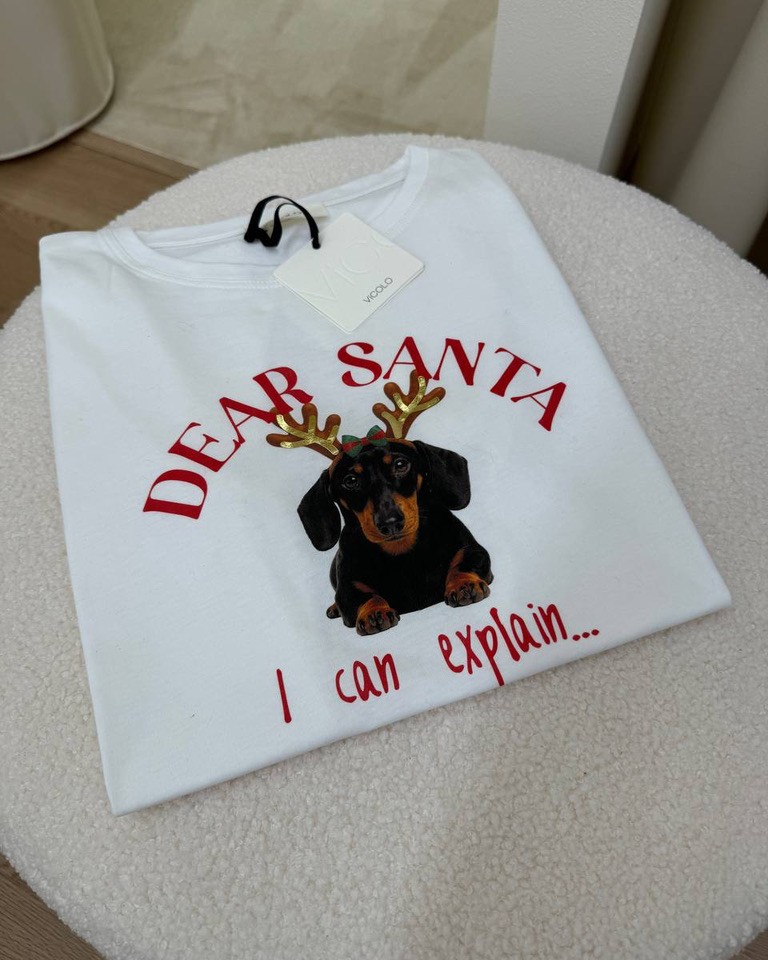 T-shirt bianca stampa bassotto natalizio scritta "DEAR SANTA..." Vicolo Shop Online T-shirt bianca stampa bassotto natalizio scritta "DEAR SANTA..." Vicolo