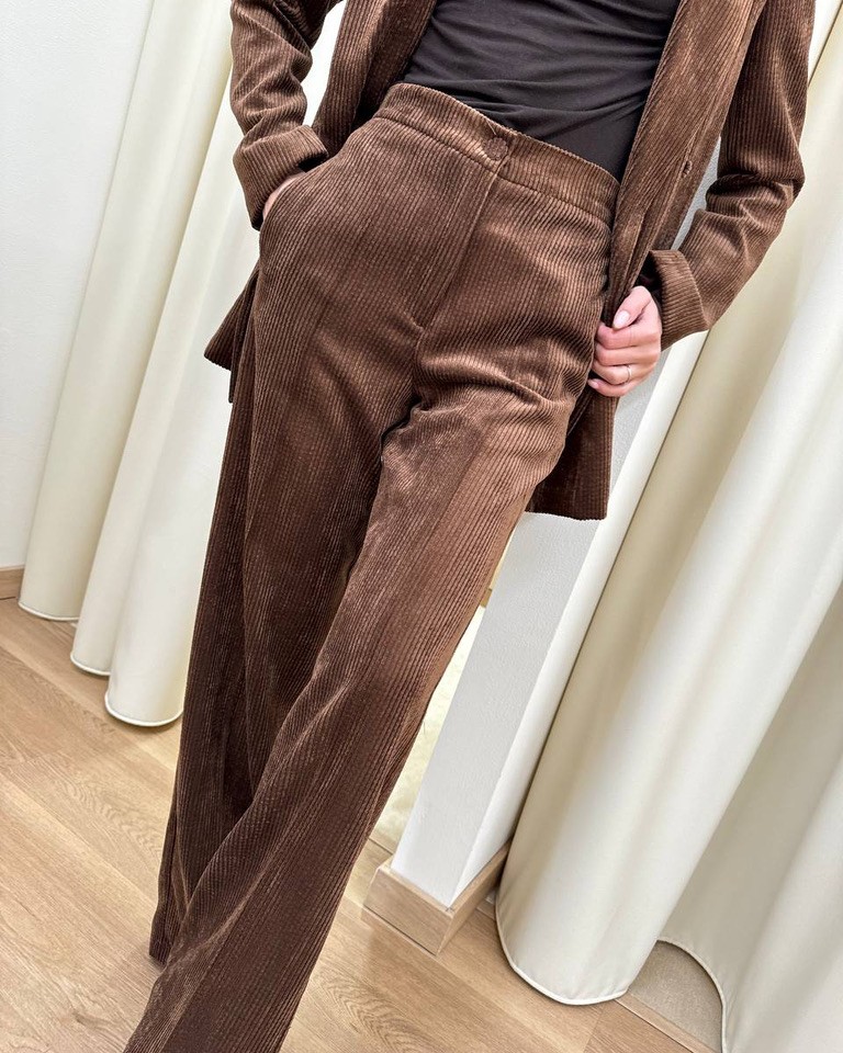 Pantalone dritto moro in velluto rocciatore Vicolo Shop Online Pantalone dritto moro in velluto rocciatore Vicolo