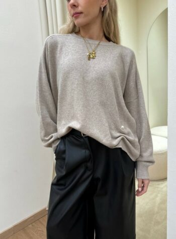 Shop Online Maglia ampia beige girocollo con perla Vicolo