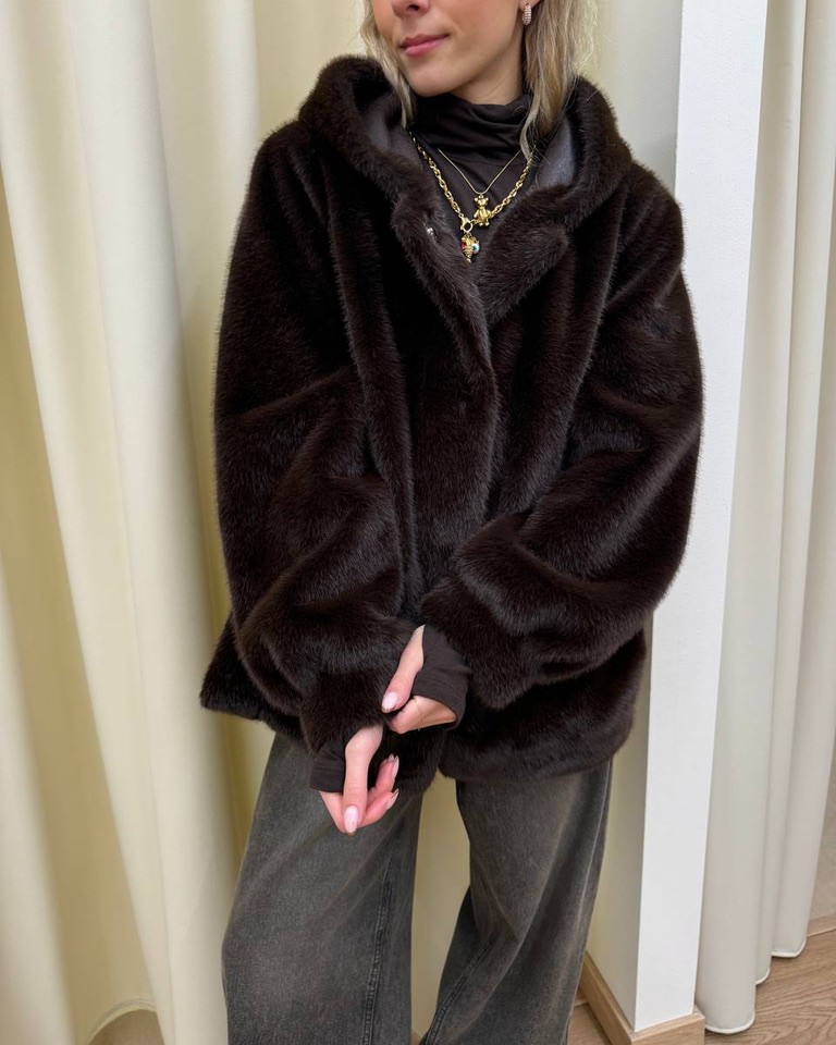 Pelliccia bomber moro con cappuccio HaveOne Shop Online Pelliccia bomber moro con cappuccio HaveOne