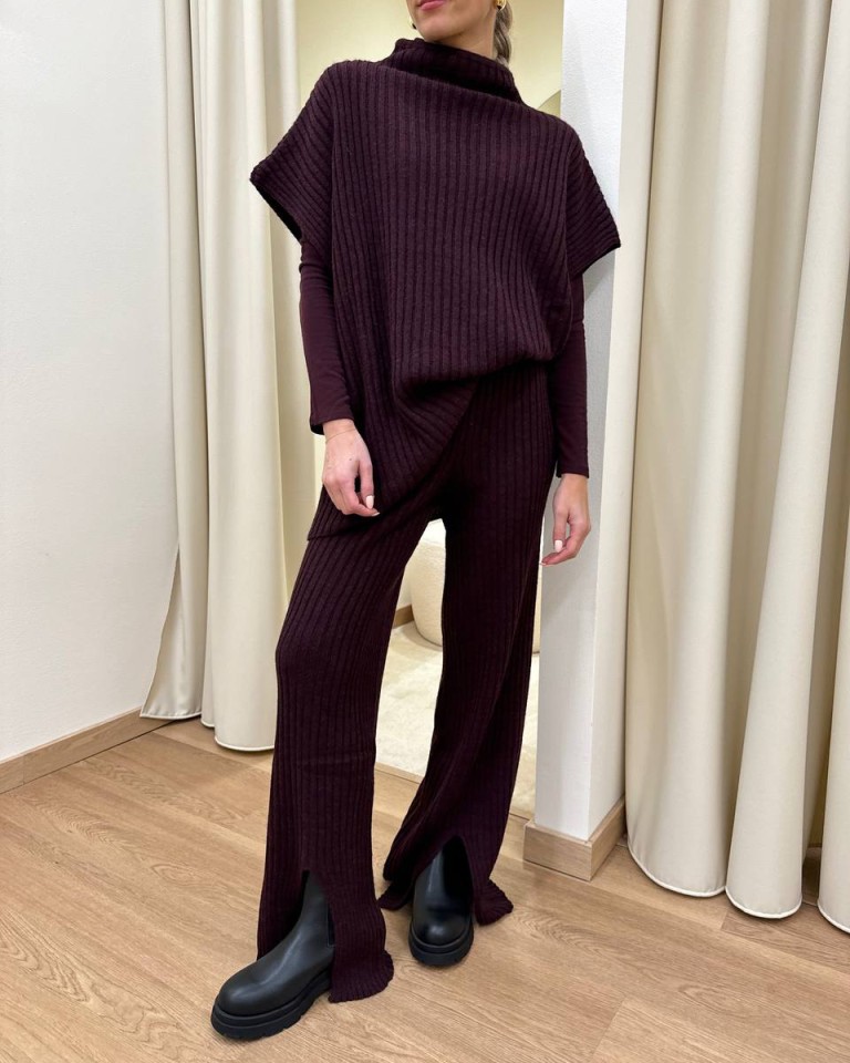 Maglia a coste over smanicata collo a cratere melanzana Kontatto Shop Online Maglia a coste over smanicata collo a cratere melanzana Kontatto