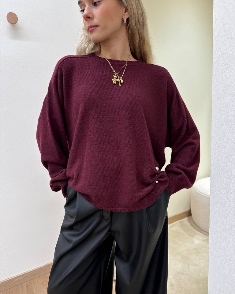Maglia ampia girocollo bordeaux con perla Vicolo Shop Online Maglia ampia girocollo bordeaux con perla Vicolo