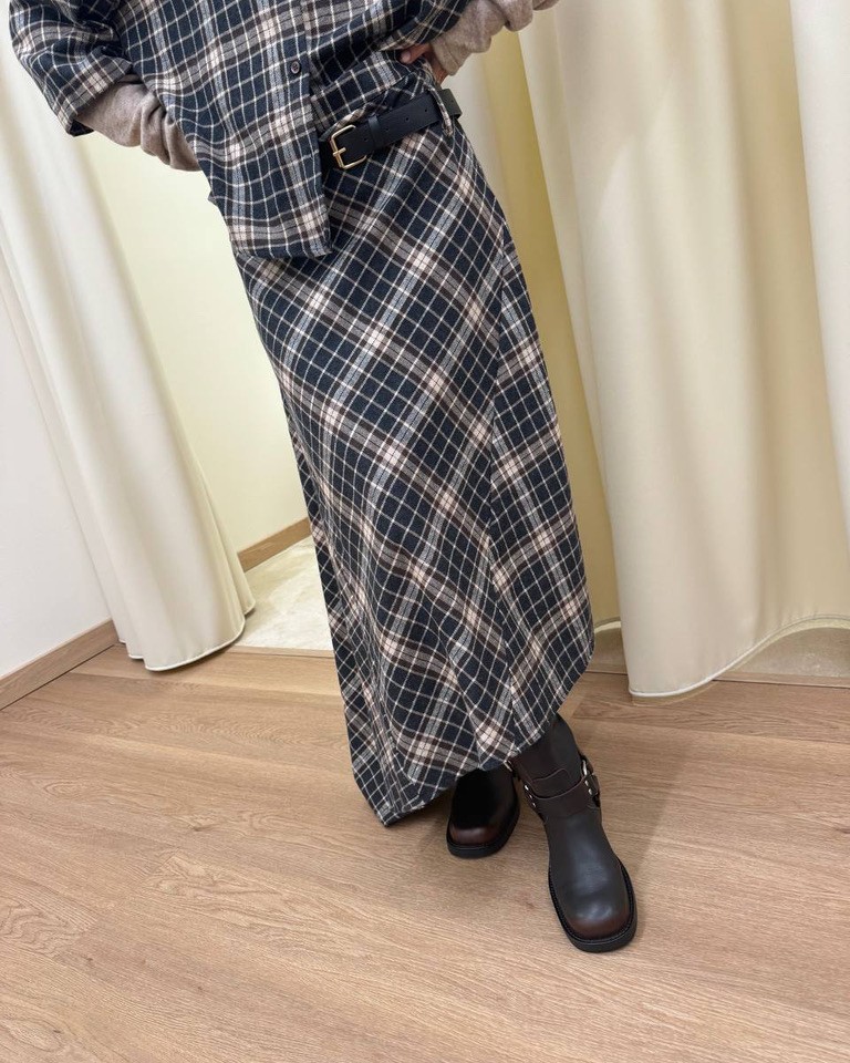 Gonna lunga asimmetrica check grigia e moro HaveOne Shop Online Gonna lunga asimmetrica check grigia e moro HaveOne