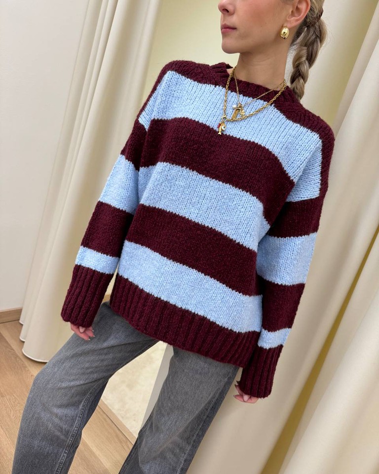 Maglione girocollo righe bordeaux e carta zucchero Vicolo Shop Online Maglione girocollo righe bordeaux e carta zucchero Vicolo