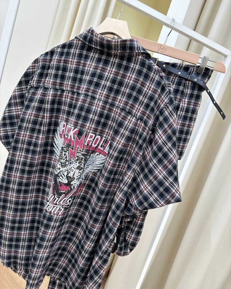 Short check grigio e nero con cintura borchie Vicolo Shop Online Short check grigio e nero con cintura borchie Vicolo