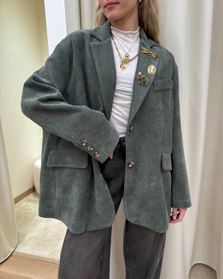 Blazer oversize verde militare in velluto con spille HaveOne Shop Online Blazer oversize verde militare in velluto con spille HaveOne