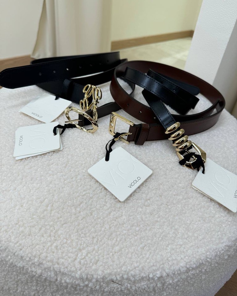 Cintura nera sottile in vera pelle fibbia anelli dorati Vicolo Shop Online Cintura nera sottile in vera pelle fibbia anelli dorati Vicolo