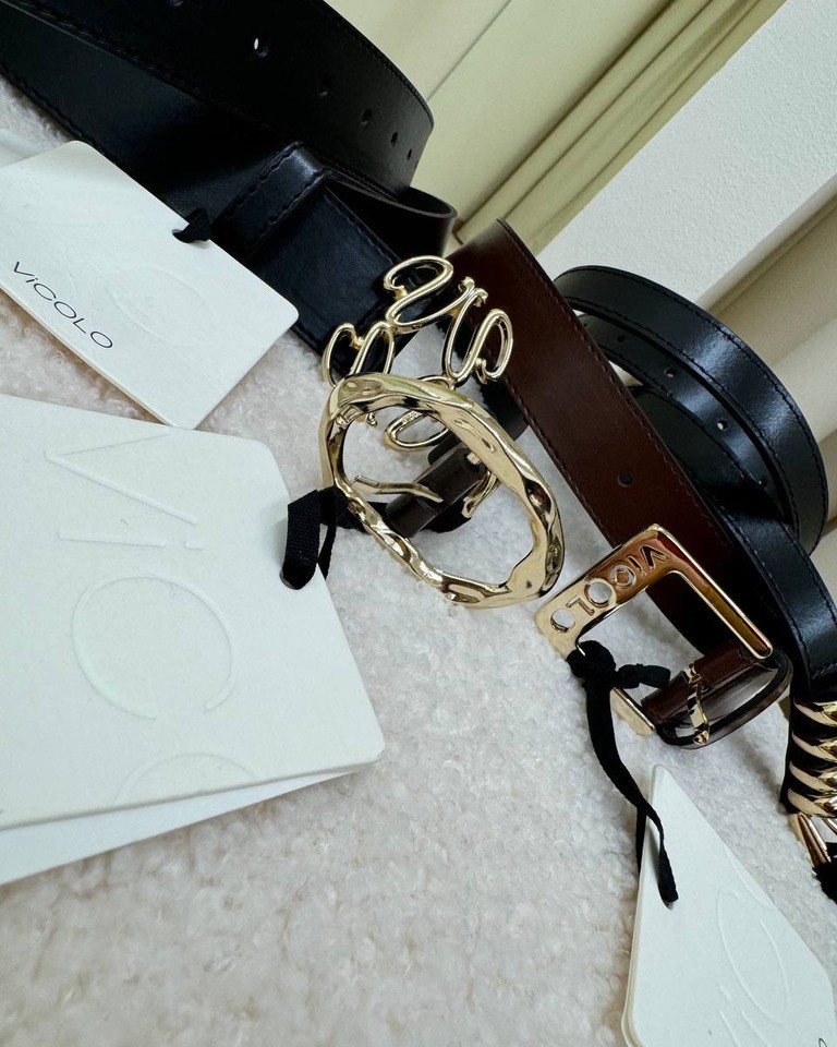 Cintura moro sottile in vera pelle fibbia lavorata dorata Vicolo Shop Online Cintura moro sottile in vera pelle fibbia lavorata dorata Vicolo