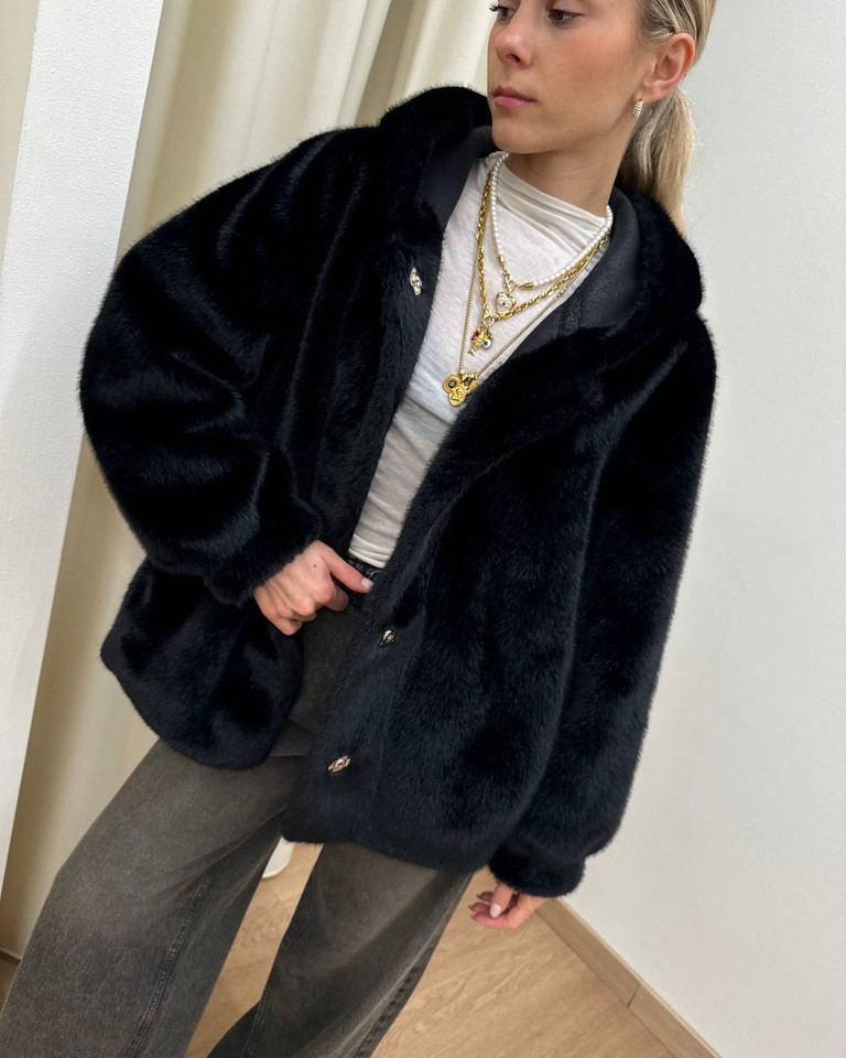 Pelliccia bomber nera con cappuccio HaveOne Shop Online Pelliccia bomber nera con cappuccio HaveOne