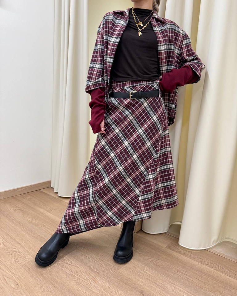 Gonna lunga asimmetrica check bordeaux e moro HaveOne Shop Online Gonna lunga asimmetrica check bordeaux e moro HaveOne