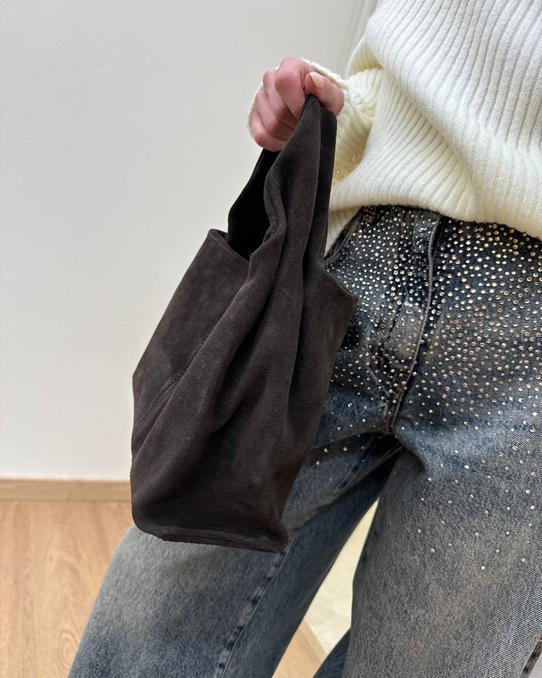 Borsa morbida quadrata in camoscio moro Shop Online Borsa morbida quadrata in camoscio moro