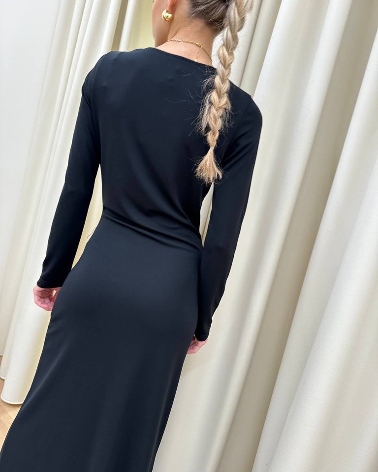 Vestito lungo nero con cintura spilla Vicolo Shop Online Vestito lungo nero con cintura spilla Vicolo