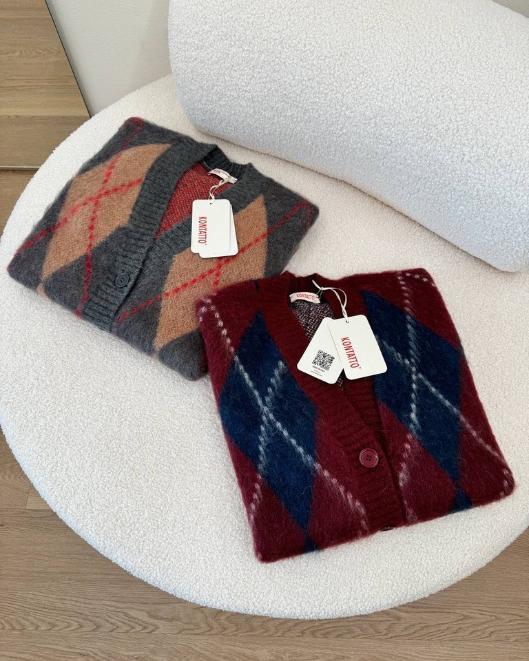 Cardigan over con mohair jacquard a rombi blu e bordeaux Kontatto Shop Online Cardigan over con mohair jacquard a rombi blu e bordeaux Kontatto