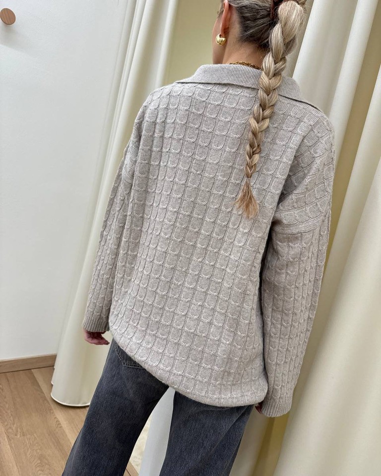 Maglia ampia trecce biege con colletto e ricamo Vicolo Shop Online Maglia ampia trecce biege con colletto e ricamo Vicolo