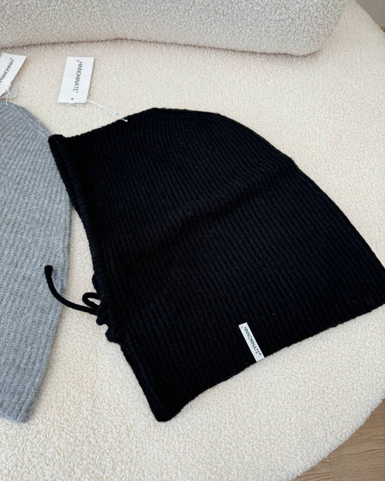 Balaclava in maglia nero Hinnominate Shop Online Balaclava in maglia nero Hinnominate