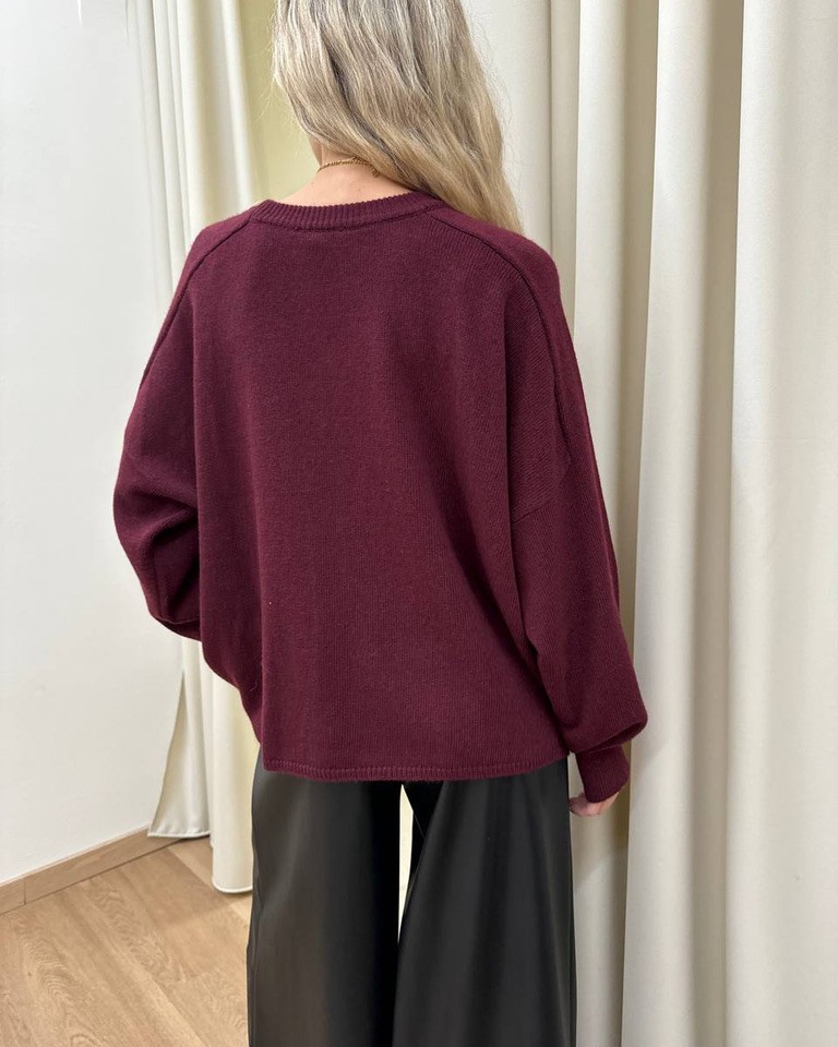 Maglia ampia girocollo bordeaux con perla Vicolo Shop Online Maglia ampia girocollo bordeaux con perla Vicolo