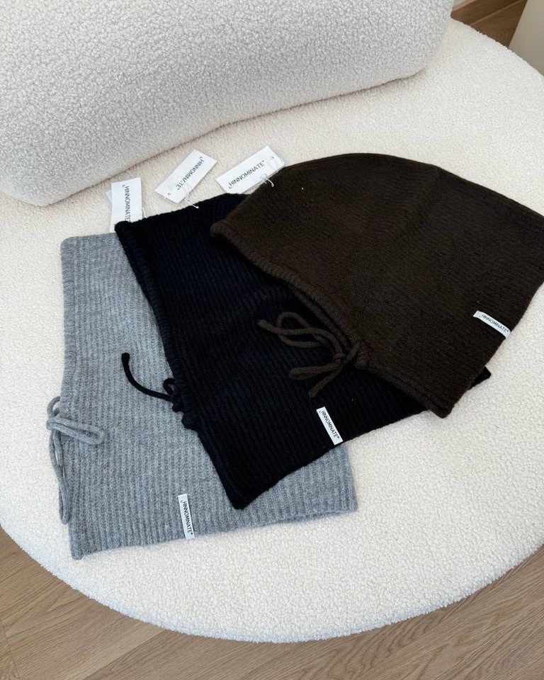 Balaclava in maglia grigio Hinnominate Shop Online Balaclava in maglia grigio Hinnominate