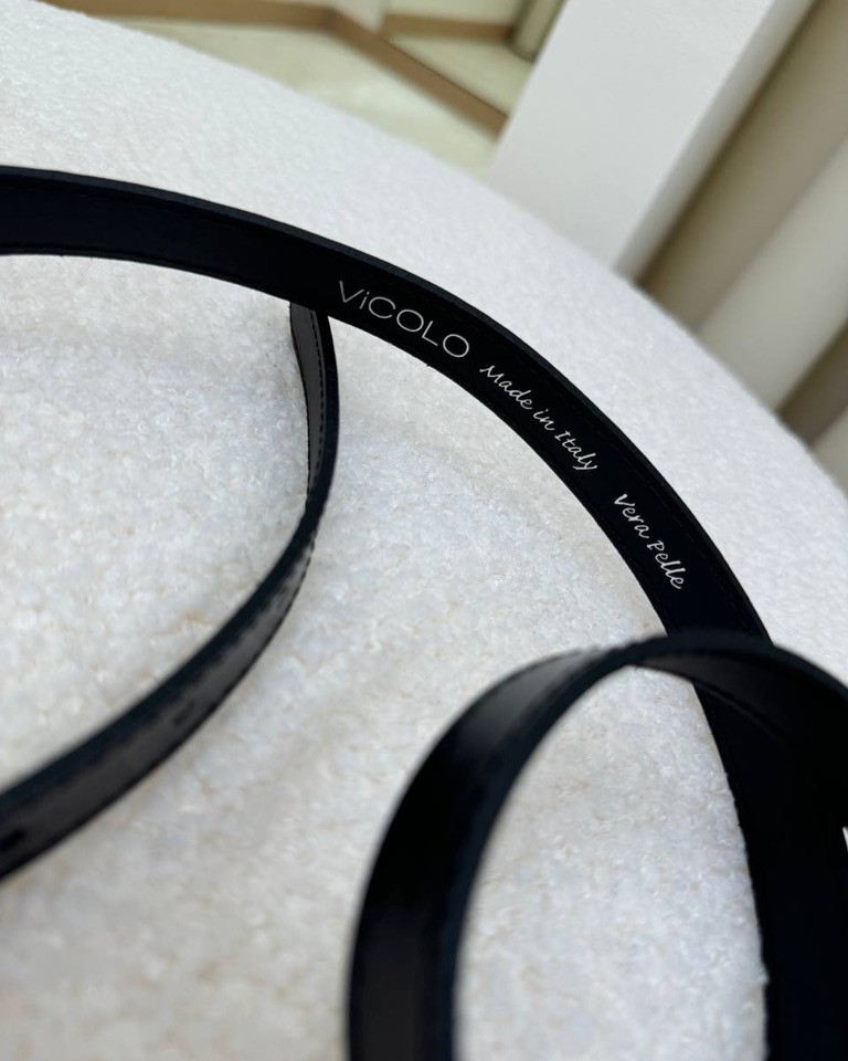 Cintura nera sottile in vera pelle fibbia anelli dorati Vicolo Shop Online Cintura nera sottile in vera pelle fibbia anelli dorati Vicolo