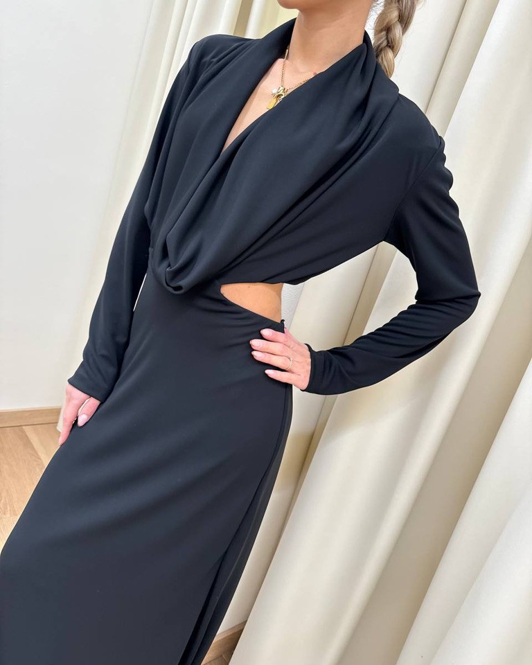 Vestito lungo nero con scollo anello e cut out Vicolo Shop Online Vestito lungo nero con scollo anello e cut out Vicolo