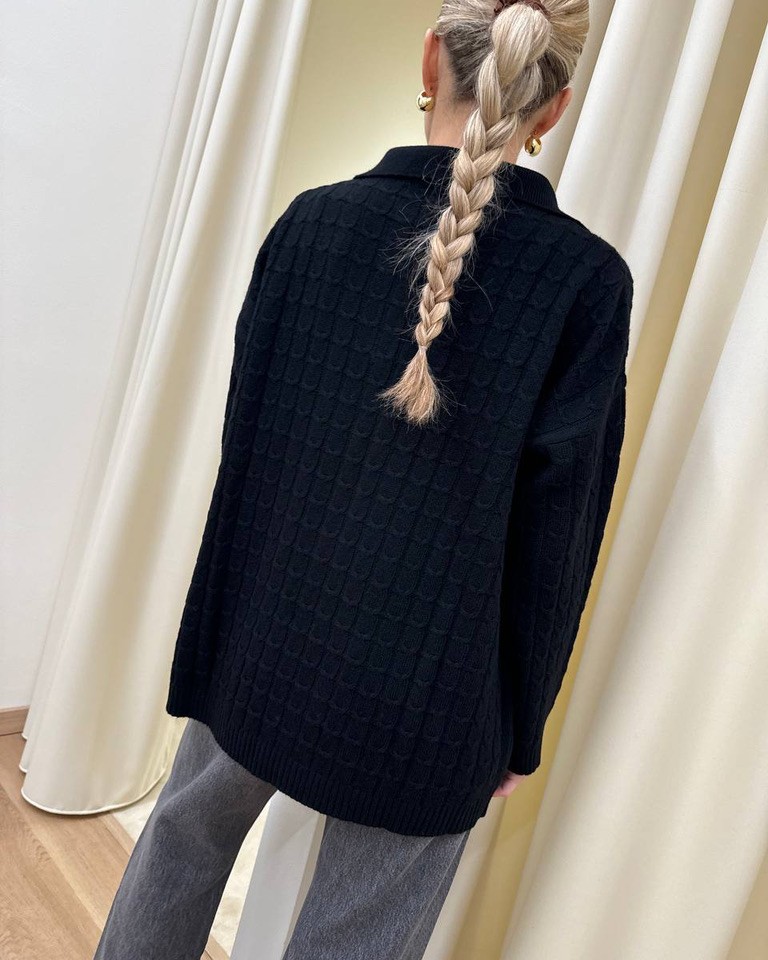 Maglia ampia trecce nero con colletto e ricamo Vicolo Shop Online Maglia ampia trecce nero con colletto e ricamo Vicolo