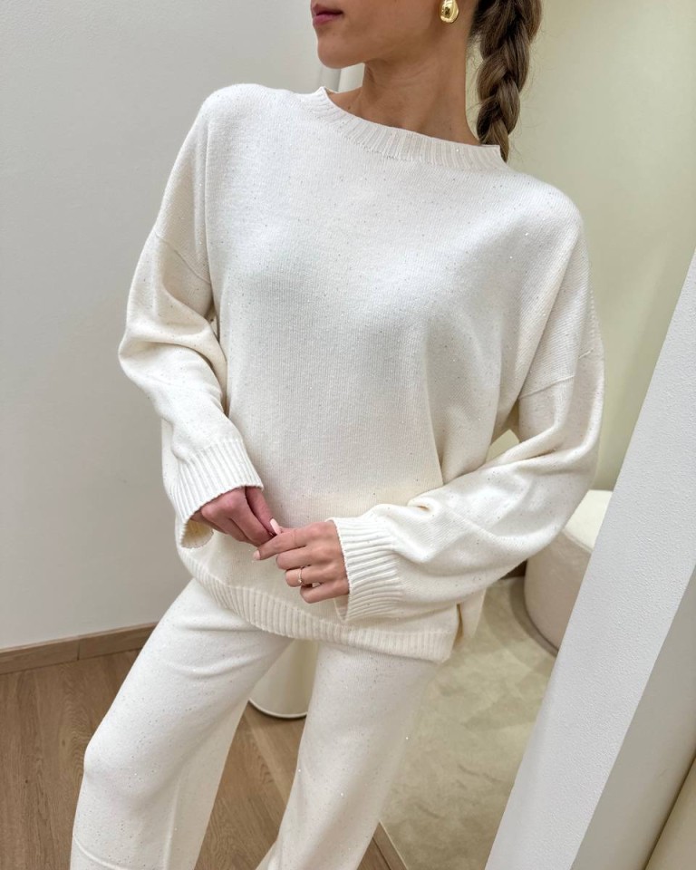 Maglia girocollo over avorio con micro paillettes Kontatto Shop Online Maglia girocollo over avorio con micro paillettes Kontatto